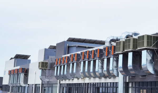 通風(fēng)降溫設(shè)備為廠房車(chē)間創(chuàng)造全新風(fēng)工作環(huán)境