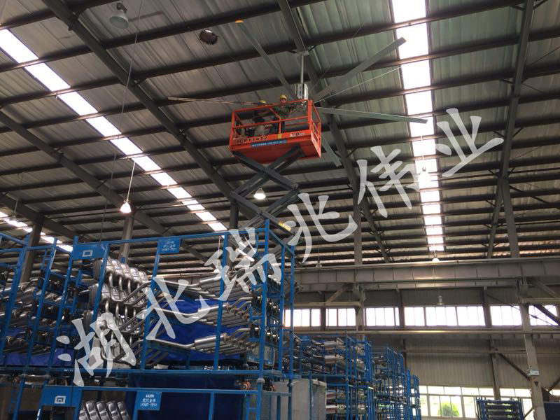 瑞泰風工業(yè)大風扇,鋼結構廠房通風降溫方案,廠房車間通風降溫方案,大型工業(yè)風扇,物流倉儲大風扇,工業(yè)大風扇,工業(yè)大吊扇,工業(yè)節(jié)能風扇