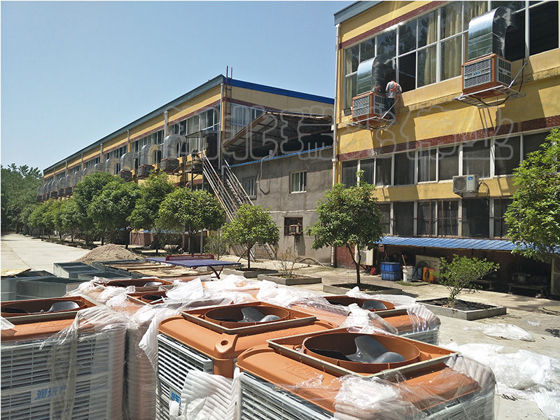 潤東方車間降溫環(huán)?？照{(diào),瑞泰風工業(yè)大風扇,瑞兆冷風機廠家,冷風機廠家,工業(yè)風扇,廠房降溫,車間降溫,工廠降溫,車間溫控設(shè)備,車間降溫設(shè)備,工廠降溫設(shè)備,車間降溫方案,廠房降溫方案,工廠降溫方案,電商物流倉儲降溫方案