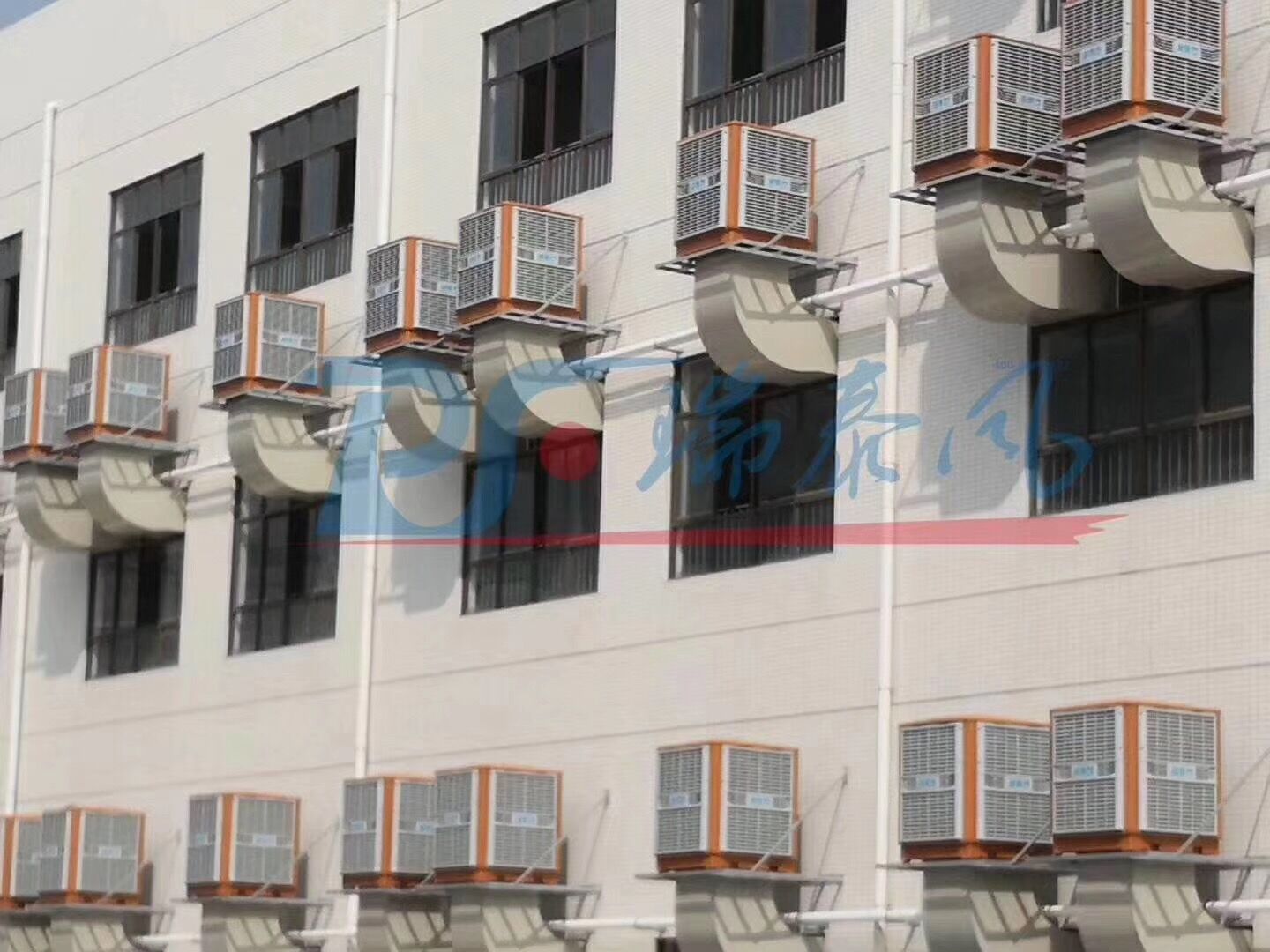 環(huán)?？照{(diào),冷風(fēng)機(jī),冷風(fēng)機(jī)廠家,工業(yè)風(fēng)扇,廠房降溫,車間降溫,工廠降溫,車間溫控設(shè)備,車間降溫設(shè)備,工廠降溫設(shè)備,車間降溫方案,廠房降溫方案,工廠降溫方案,電商物流倉儲降溫方案