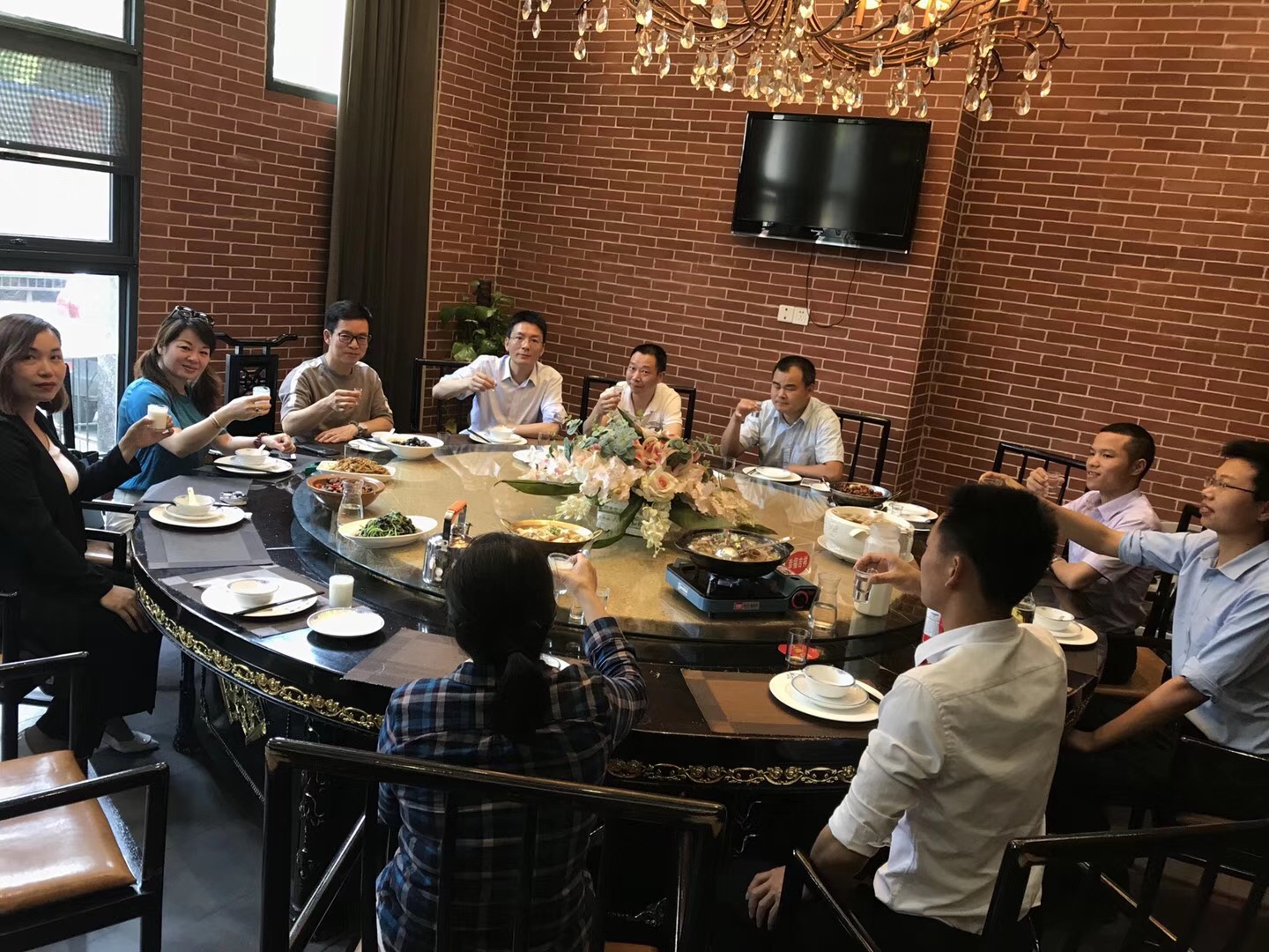 環(huán)?？照{(diào),冷風(fēng)機,冷風(fēng)機廠家,工業(yè)風(fēng)扇,廠房降溫,車間降溫,工廠降溫,車間溫控設(shè)備,車間降溫設(shè)備,工廠降溫設(shè)備,車間降溫方案,廠房降溫方案,工廠降溫方案,電商物流倉儲降溫方案