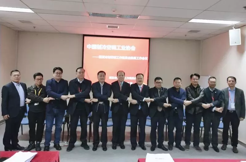 環(huán)?？照{(diào),冷風(fēng)機(jī),冷風(fēng)機(jī)廠家,工業(yè)風(fēng)扇,廠房降溫,車間降溫,工廠降溫,車間溫控設(shè)備,車間降溫設(shè)備,工廠降溫設(shè)備,車間降溫方案,廠房降溫方案,工廠降溫方案,電商物流倉儲降溫方案